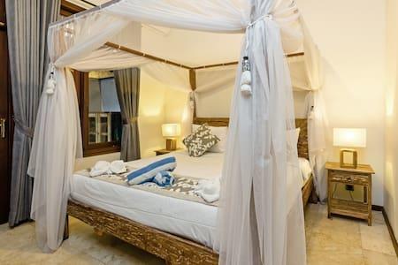 Tiah Villa